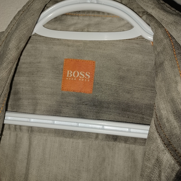 Button down shirt // Chemise Hugo Boss , pour homme / M - Picture 2 of 2